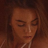 Nina Emilia Nackt
