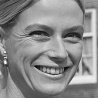 Nina Frederik Nackt