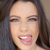 Noemifrere Nackt