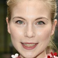 Nora von Waldstätten Nackt