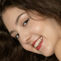 Nuss.model Nackt
