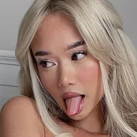 Peachypiex Nackt