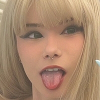 Petite Foxy Mei Nackt