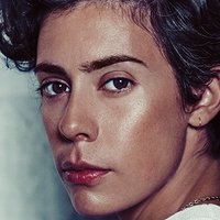 Roberta Colindrez Nackt