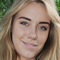 Ryana Nackt