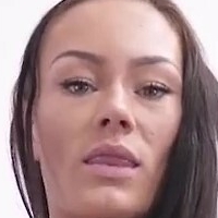 Sarah bei Mandala Nackt