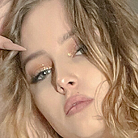 Sharp_Category_ Nackt