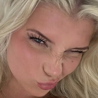 Sophie Charlott Nackt