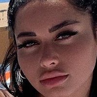 Stephanie Rao Nackt