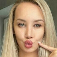 sweet-blonde Nackt