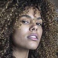 Tina Kunakey Nackt