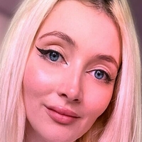 Vivii Plays Nackt
