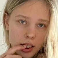 xxx-bella Nackt