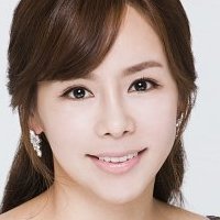 Yi Shin Nackt